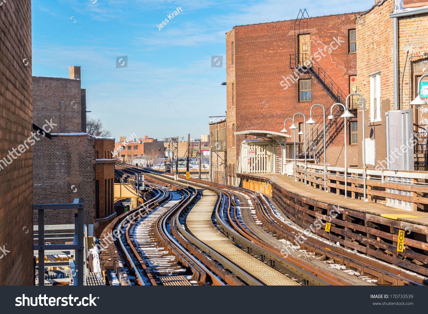 elevated tracks for the train大众给出系统在芝加哥